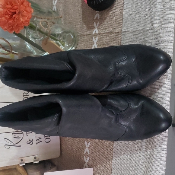 Report booties - Picture 2 of 6